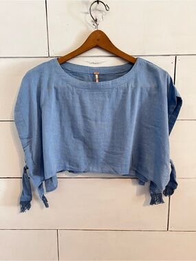 FREE PEOPLE Open Side Crop Top. Size Small. Like New Condition.